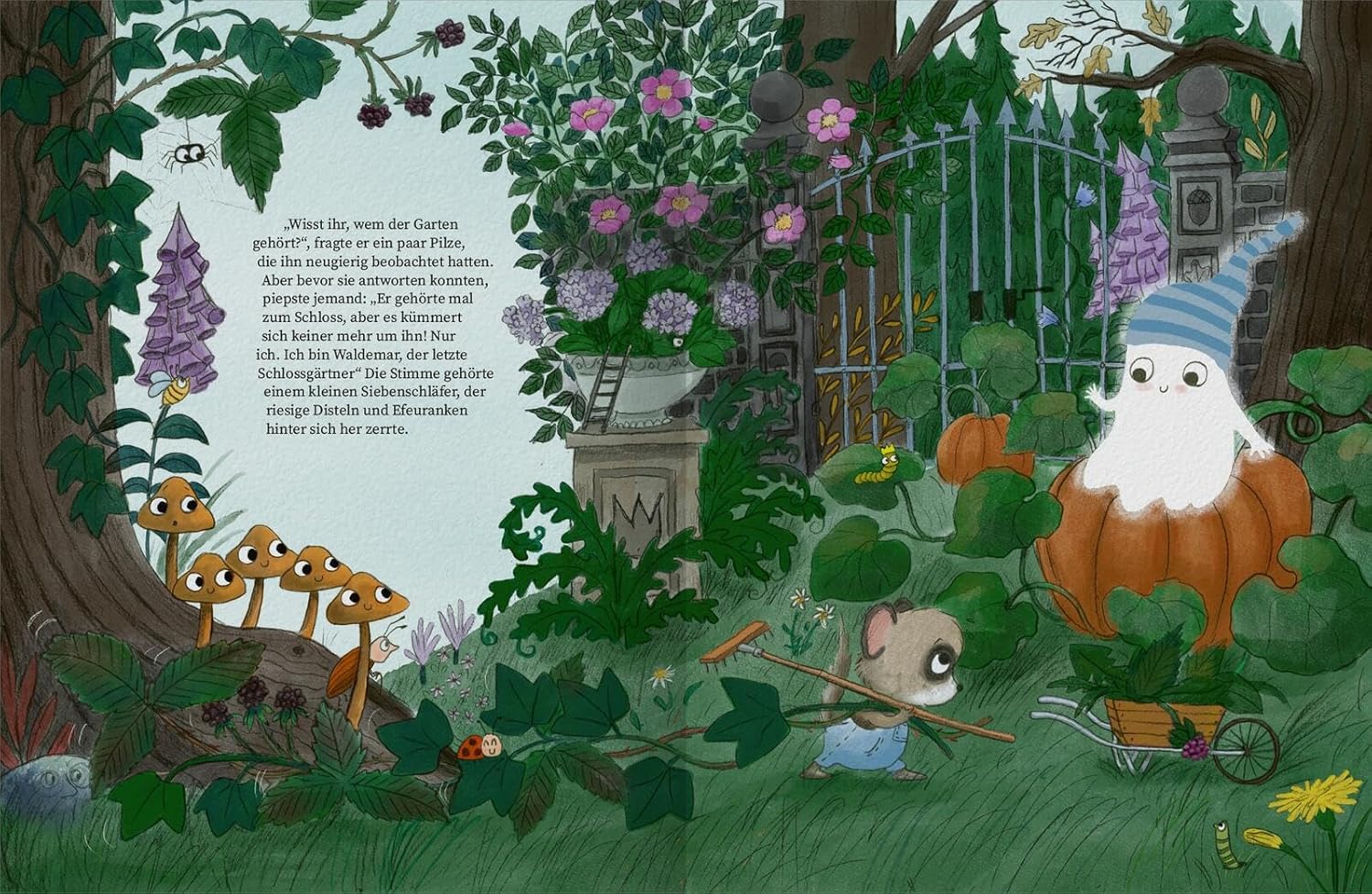 KURTI – Das Schlossgespenst - Im Schlossgarten: Abgebildet ist ein Geist mit Zipfelmütze, der auf einem Kürbis sitzt und ein Siebenschläfer mit Gartengeräten im Arm vor ihm.