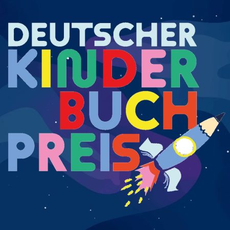 Deutscher Kinderbuchpreis in großen bunten Buchstaben mit einer Stiftrakete.